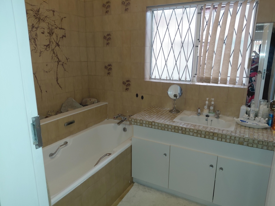 5 Bedroom Property for Sale in Vanes Estate Eastern Cape